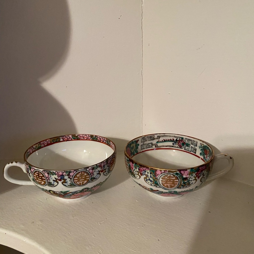 Vintage Floral Patterned Tea Cups